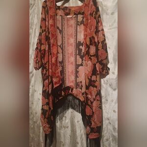 Red & black floral kimono w fringe, OSFM 🖤